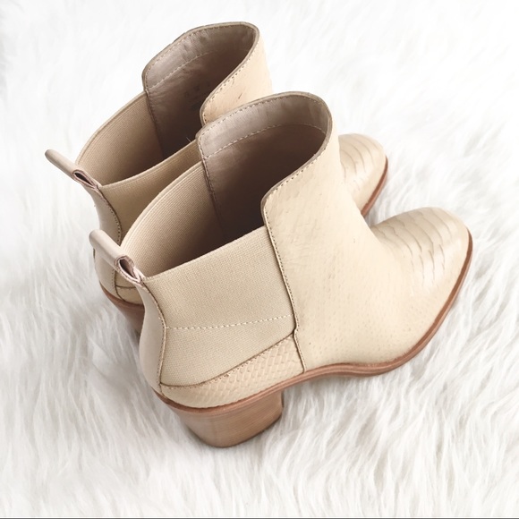 Pour la Victoire | beige snakescale leather boots - Picture 4 of 8